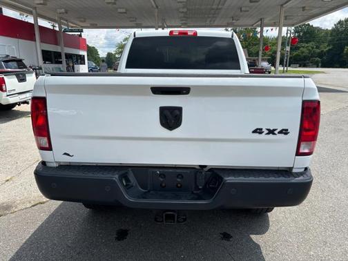 2017 RAM 2500 Tradesman Crew Cab 4x4 6'4' Box