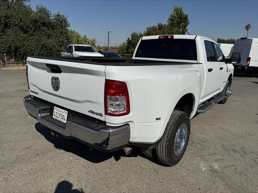 2024 RAM 3500 Big Horn Crew Cab 4x4 8' Box