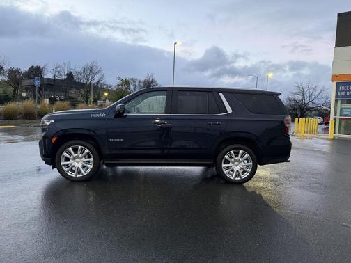 2022 Chevrolet Tahoe 4WD High Country