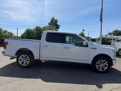 White Platinum Clearcoat Metallic 2015 Ford F-150 Lariat