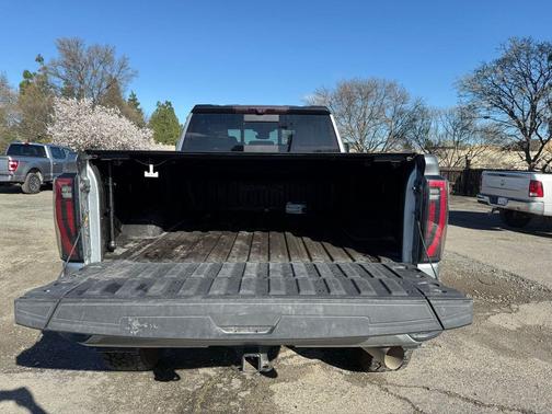 2024 GMC Sierra 3500 AT4