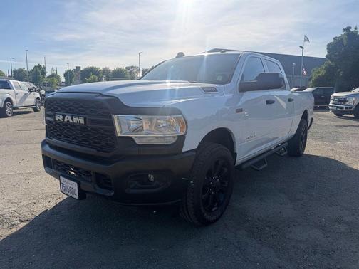 Bright White Clearcoat 2021 RAM 2500 Tradesman Crew Cab 4x2 6'4' Box