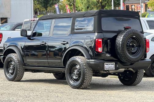 2022 Ford Bronco Black Diamond