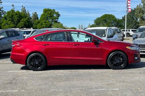 Ruby Red Metallic 2019 Ford Fusion SE