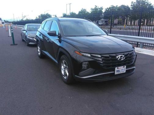 Black Pearl 2024 Hyundai TUCSON SEL