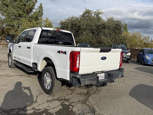 2024 Ford F-350 XLT