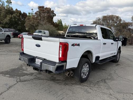 2024 Ford F-350 XLT
