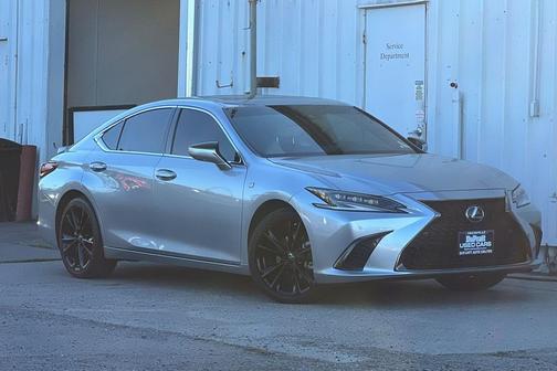 2024 Lexus ES 300h F SPORT Handling