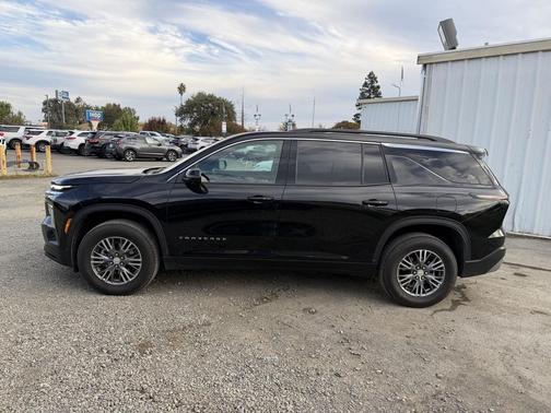 2024 Chevrolet Traverse LT
