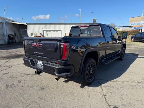 2024 GMC Sierra 2500 AT4