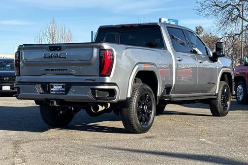 2024 GMC Sierra 2500 AT4