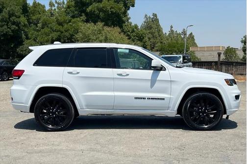 2018 Jeep Grand Cherokee Altitude