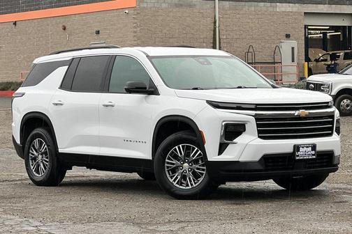 2024 Chevrolet Traverse LT