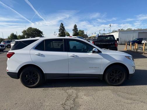 Summit White 2018 Chevrolet Equinox LT