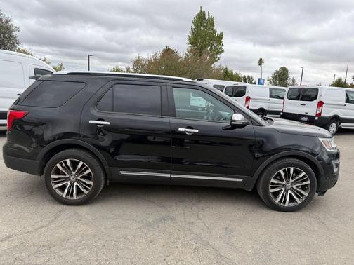 Shadow Black 2017 Ford Explorer Platinum