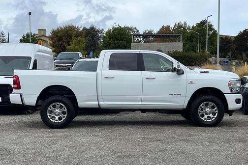 2024 RAM 2500 Laramie Crew Cab 4x4 6'4' Box