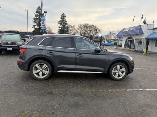 2018 Audi Q5 2.0T Tech Premium