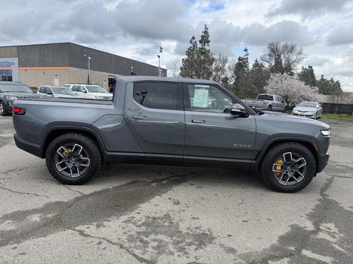 2022 Rivian R1T Launch Edition