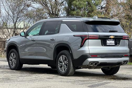 2024 Chevrolet Traverse LT