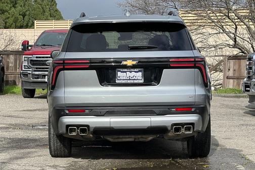 2024 Chevrolet Traverse LT