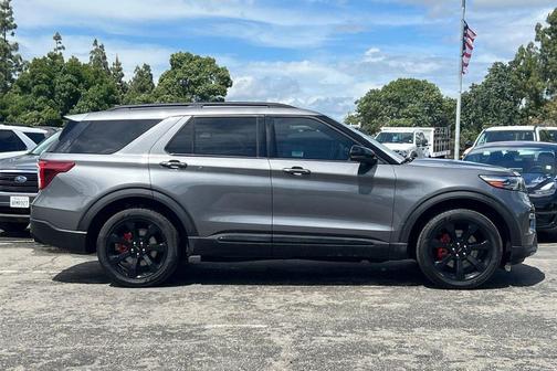 Carbonized Gray Metallic 2023 Ford Explorer ST