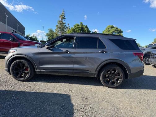 Carbonized Gray Metallic 2023 Ford Explorer ST