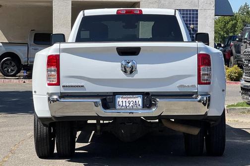 2024 RAM 3500 Big Horn Crew Cab 4x4 8' Box