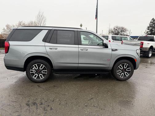 2024 GMC Yukon 4WD AT4
