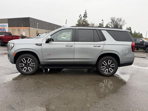 2024 GMC Yukon 4WD AT4