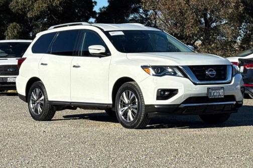 2019 Nissan Pathfinder SL