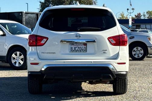 2019 Nissan Pathfinder SL