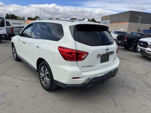 2019 Nissan Pathfinder SL