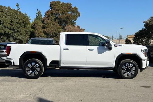 2024 GMC Sierra 2500 Denali