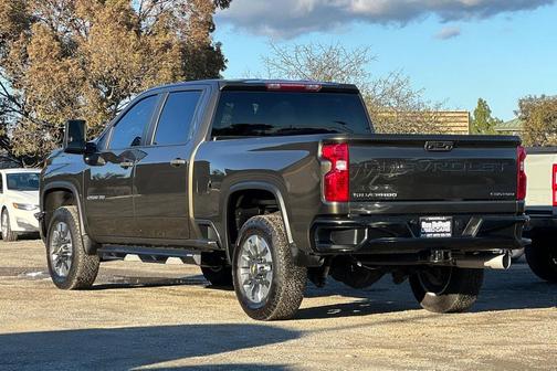 2022 Chevrolet Silverado 2500 Custom