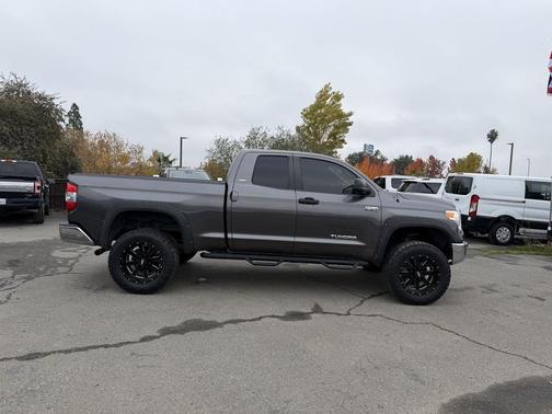 2015 Toyota Tundra SR5