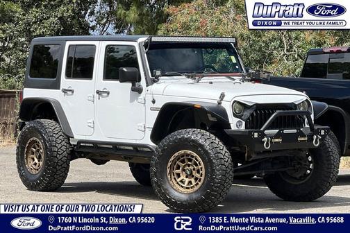 Bright White Clearcoat 2017 Jeep Wrangler Unlimited Freedom 4x4