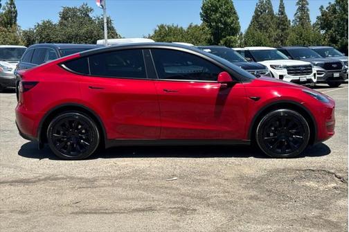 2023 Tesla Model Y Long Range Dual Motor All-Wheel Drive