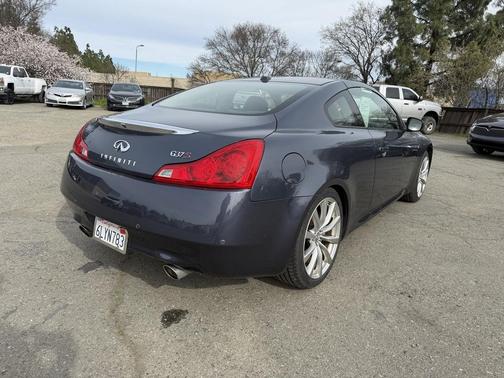 2010 INFINITI G37 Journey