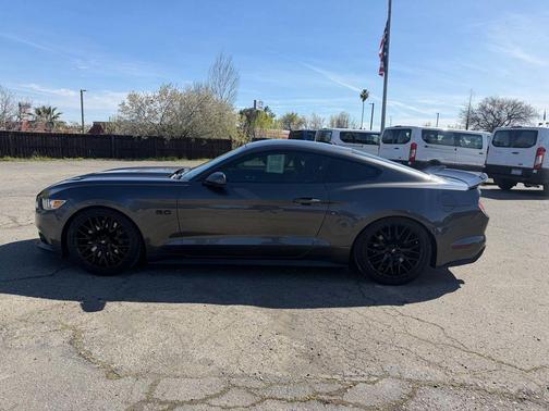 2017 Ford Mustang GT Premium