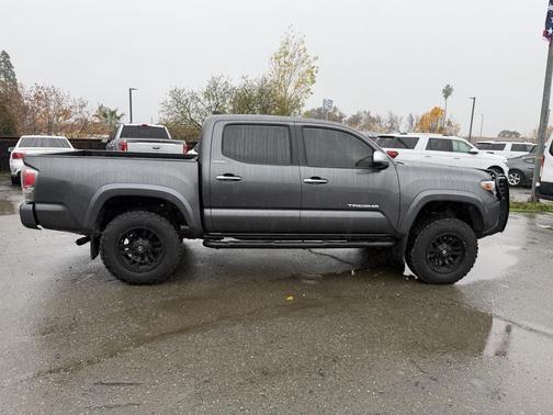 2017 Toyota Tacoma Limited