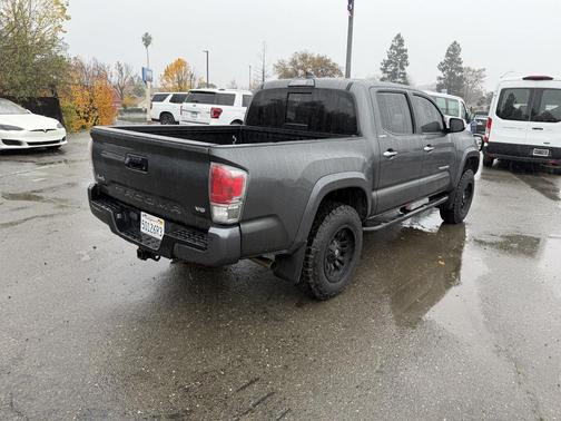 2017 Toyota Tacoma Limited