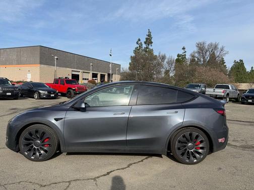 2023 Tesla Model Y Performance Dual Motor All-Wheel Drive