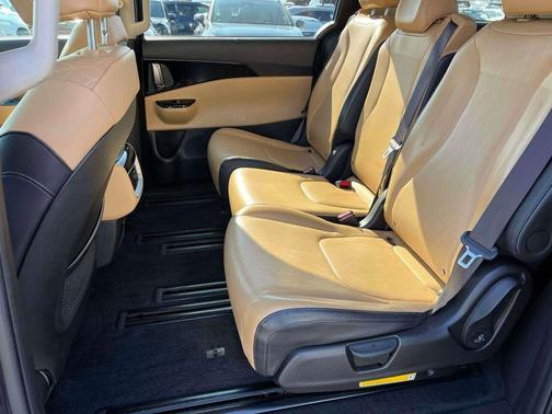 2022 Kia Carnival EX