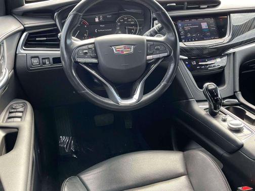Silver Metallic 2023 Cadillac XT6 Premium Luxury FWD
