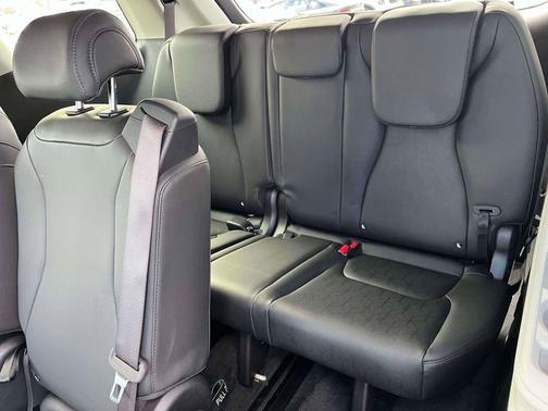 2023 Kia Carnival LX