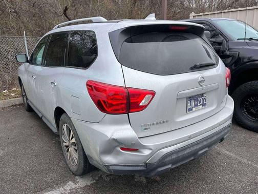 2020 Nissan Pathfinder SV