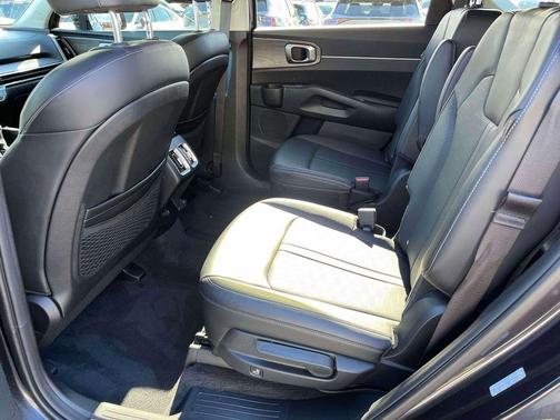 2025 Kia Sorento X-Line EX