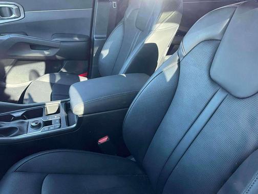 2025 Kia Sorento X-Line EX