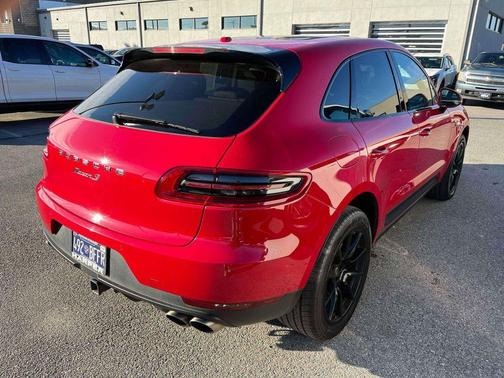 2017 Porsche Macan S
