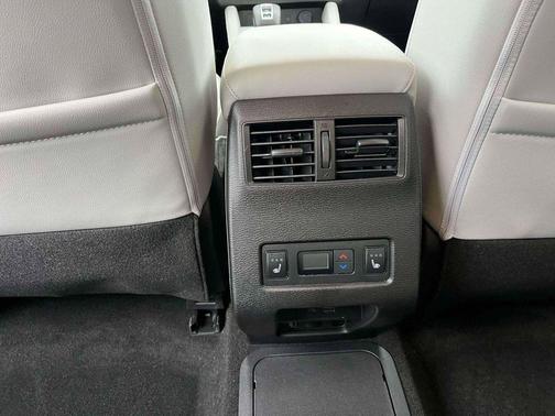 2024 Mitsubishi Outlander PHEV SEL